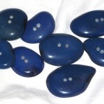 button blue