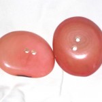 button pink